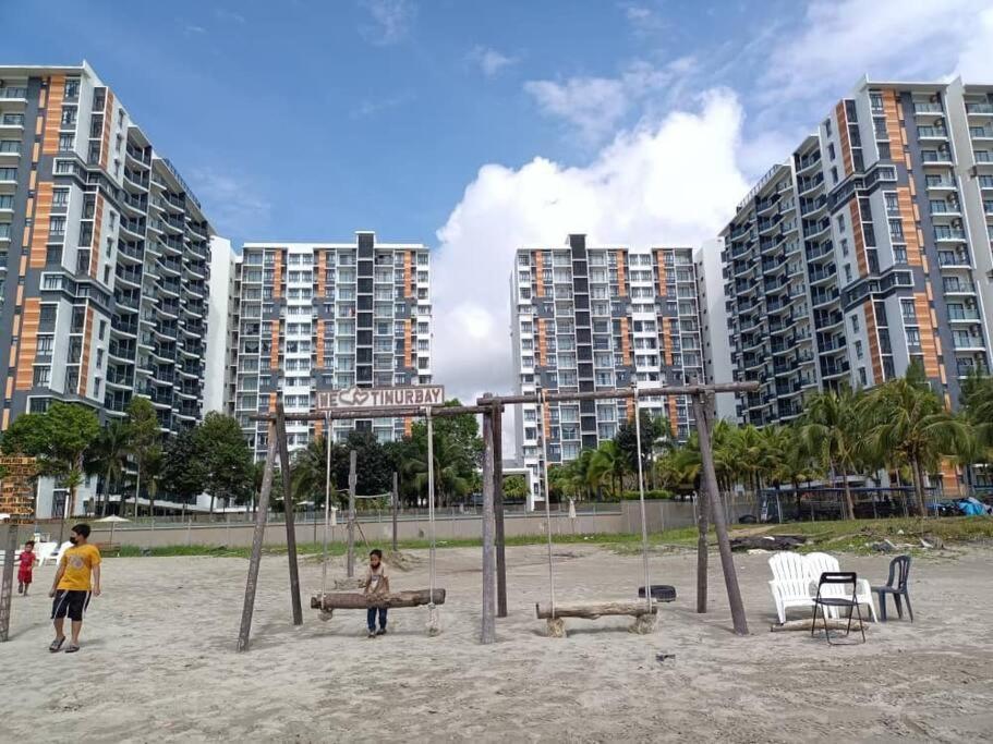 Timurbay Seafront Residence By Ozzy Azizi Kuantan Buitenkant foto
